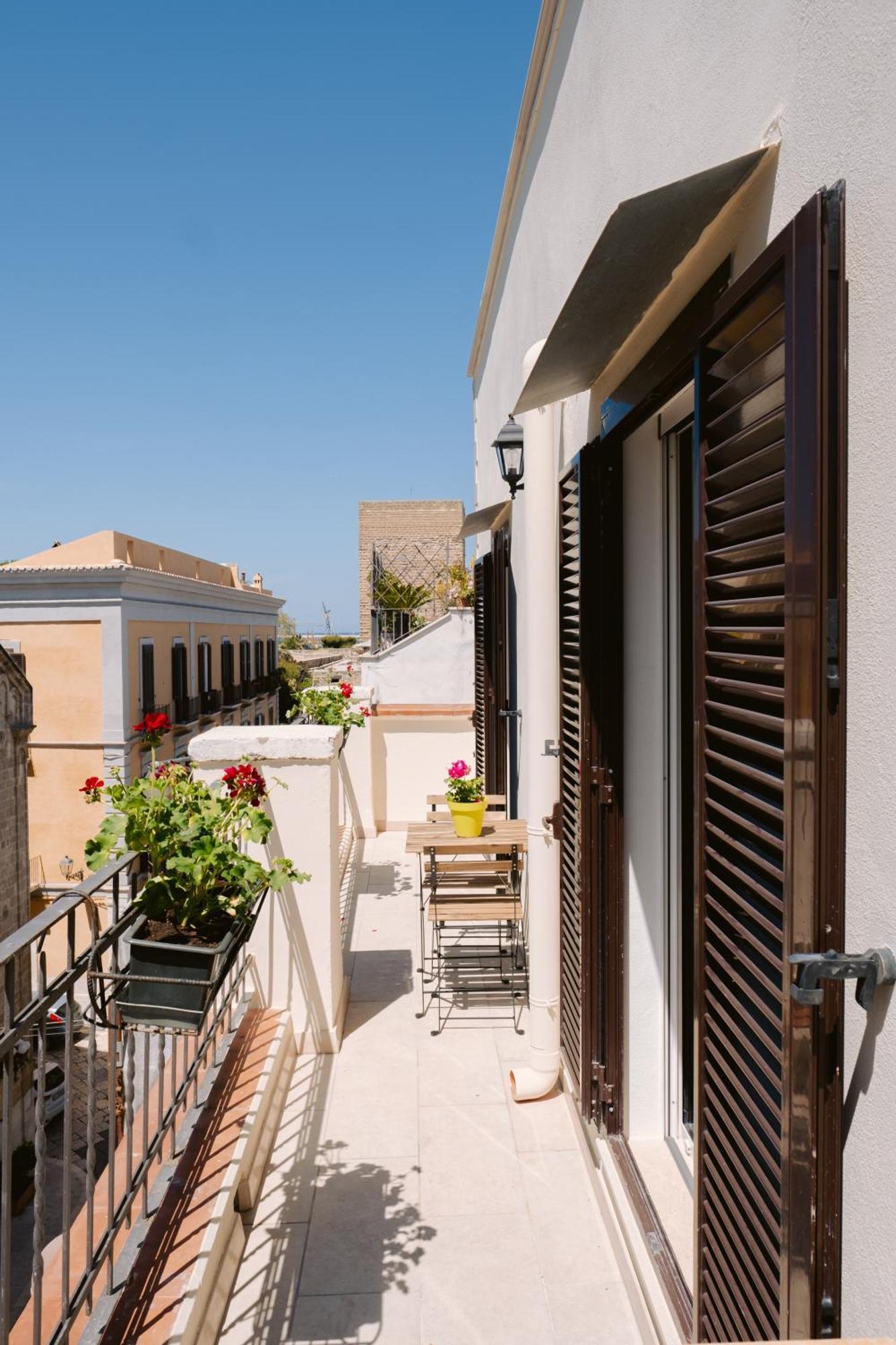 Casa Antonia - Terrace & Suites Барі Екстер'єр фото